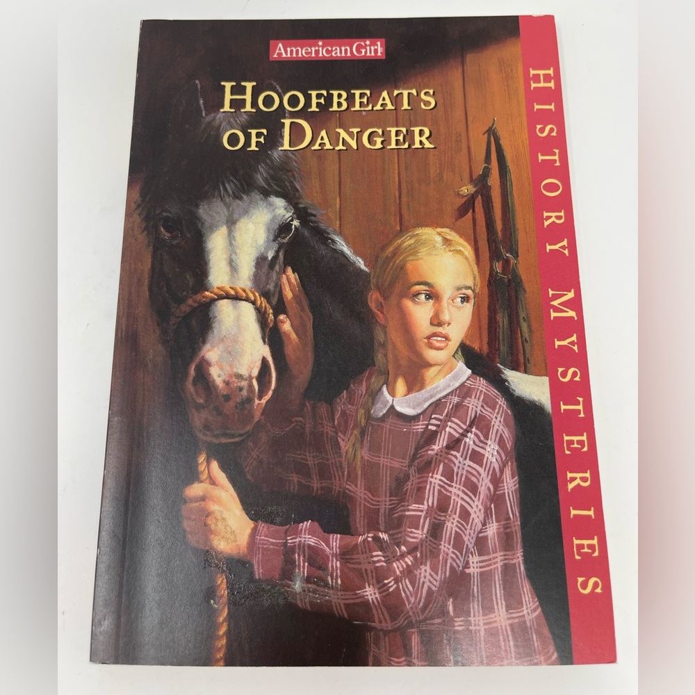 3/$15 AMERICAN GIRL: Hoofbeats of Danger - History Mysteries